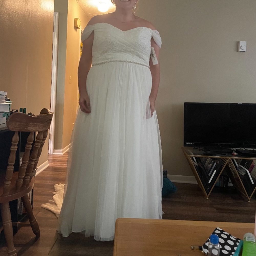 David’s Bridal Wedding Dress NWT